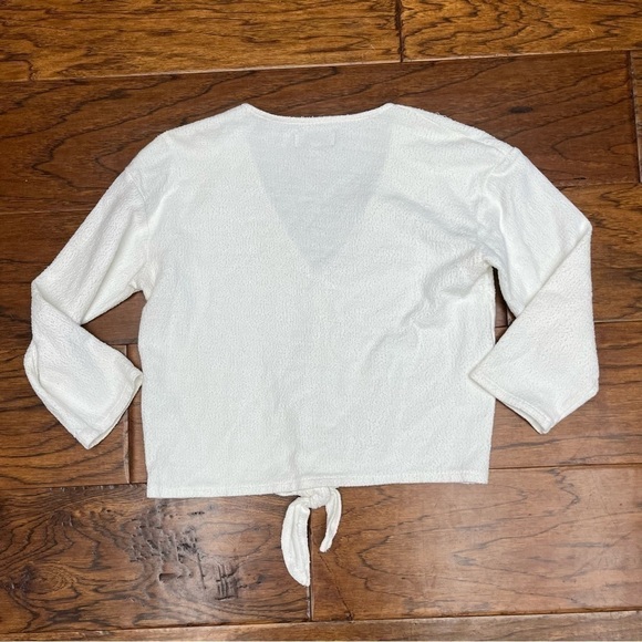 Madewell Textured Tie-Front Top - Picture 7 of 10